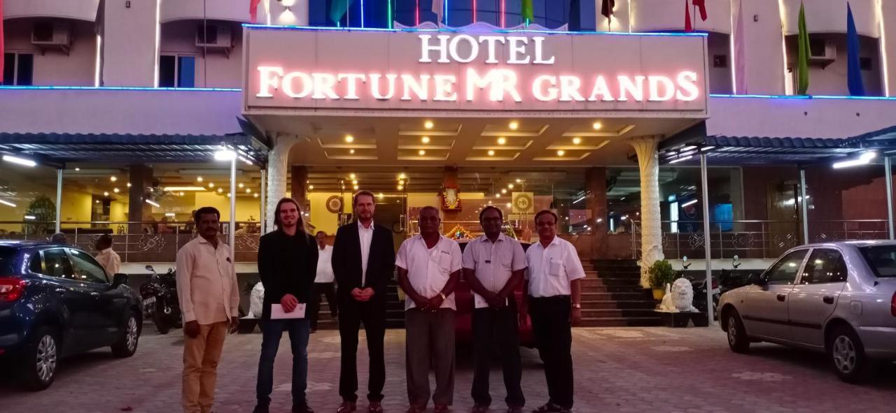 Hotel Fortune M R Grands Suluru Exterior foto